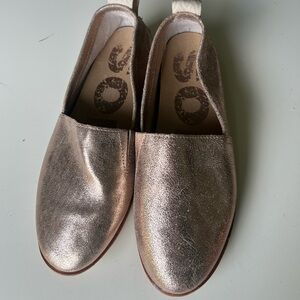 Popular Ella Travel / Everyday Slip-On Flats In Metallic Champagne Pink (Size 7)